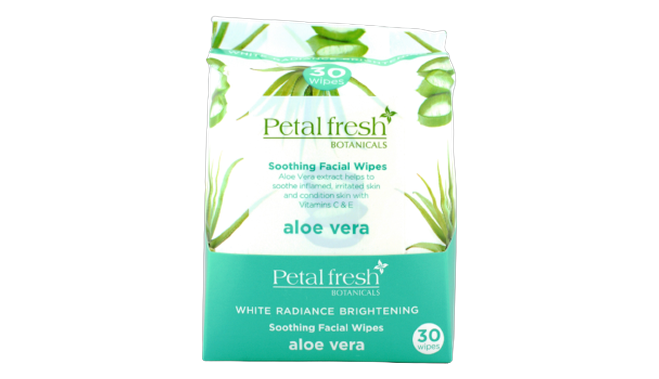 Petal fresh moisturizing facial wipes aloe