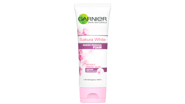 Garnier Skin Naturals Sakura Glow Hyaluron