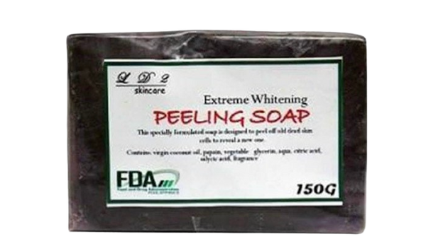 Extreme Whitening Strawberry Milk Peeling Soap